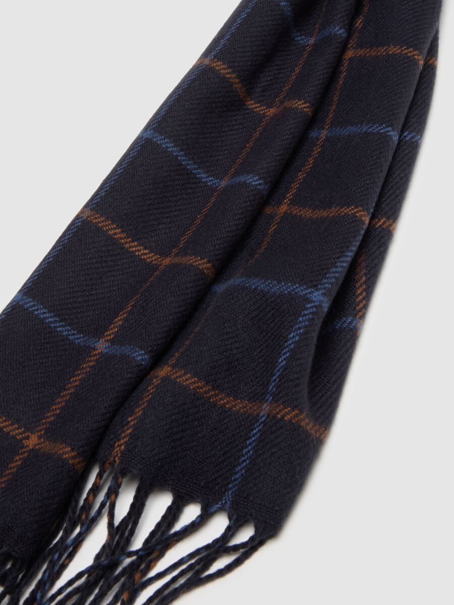 Multicolour scarf with fringes_1