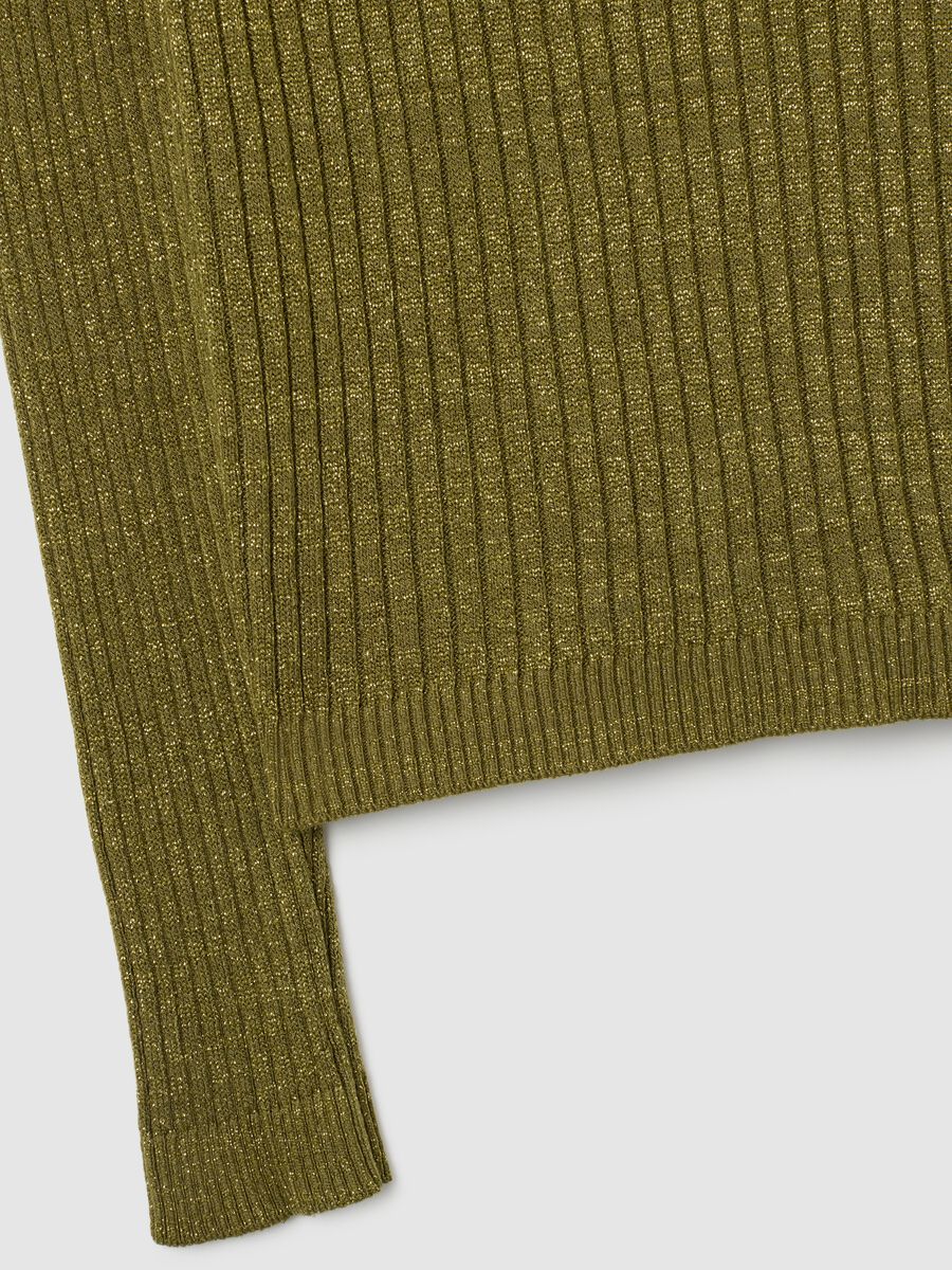 Maglia a costine verde con fibre metalliche_1