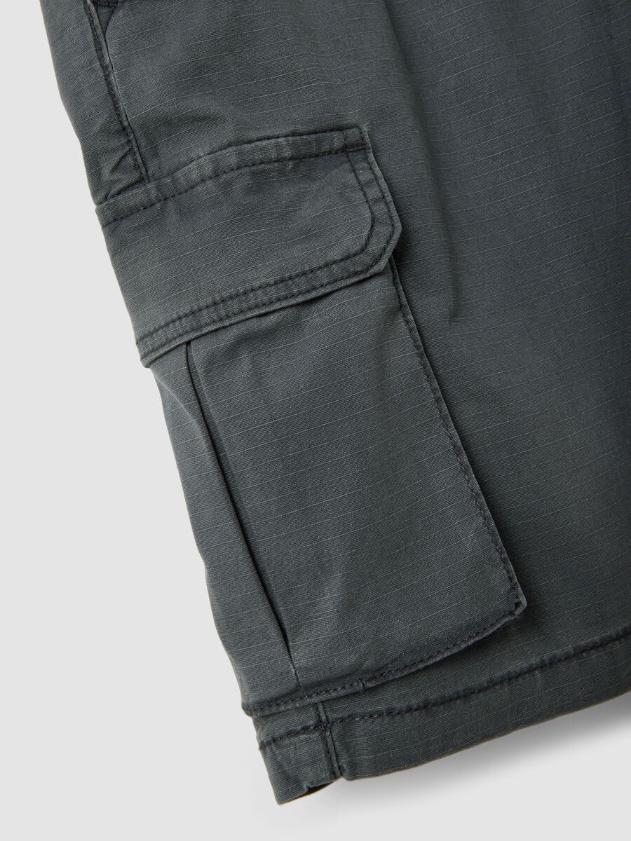 Grey stretch cotton cargo shorts_5