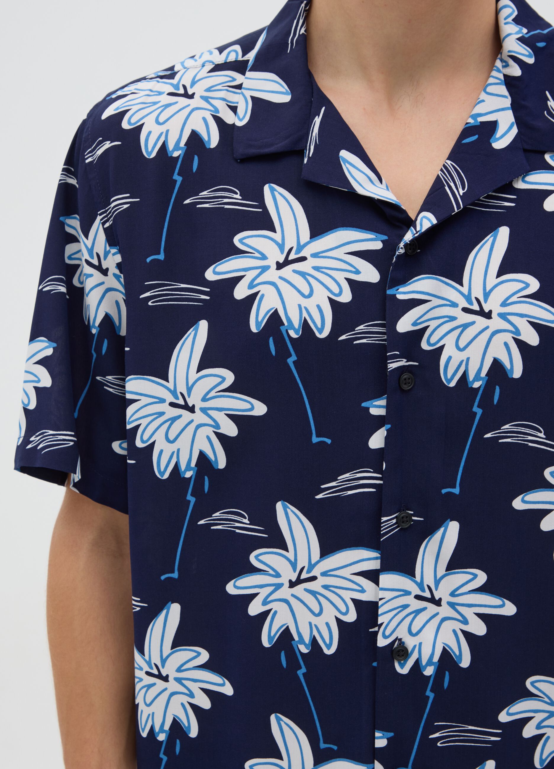 Men's multicolour over-fit shirt in pure viscose with pattern