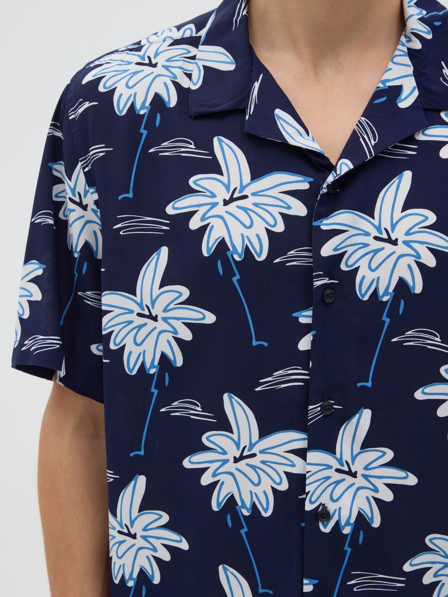 Men's multicolour over-fit shirt in pure viscose with pattern_2