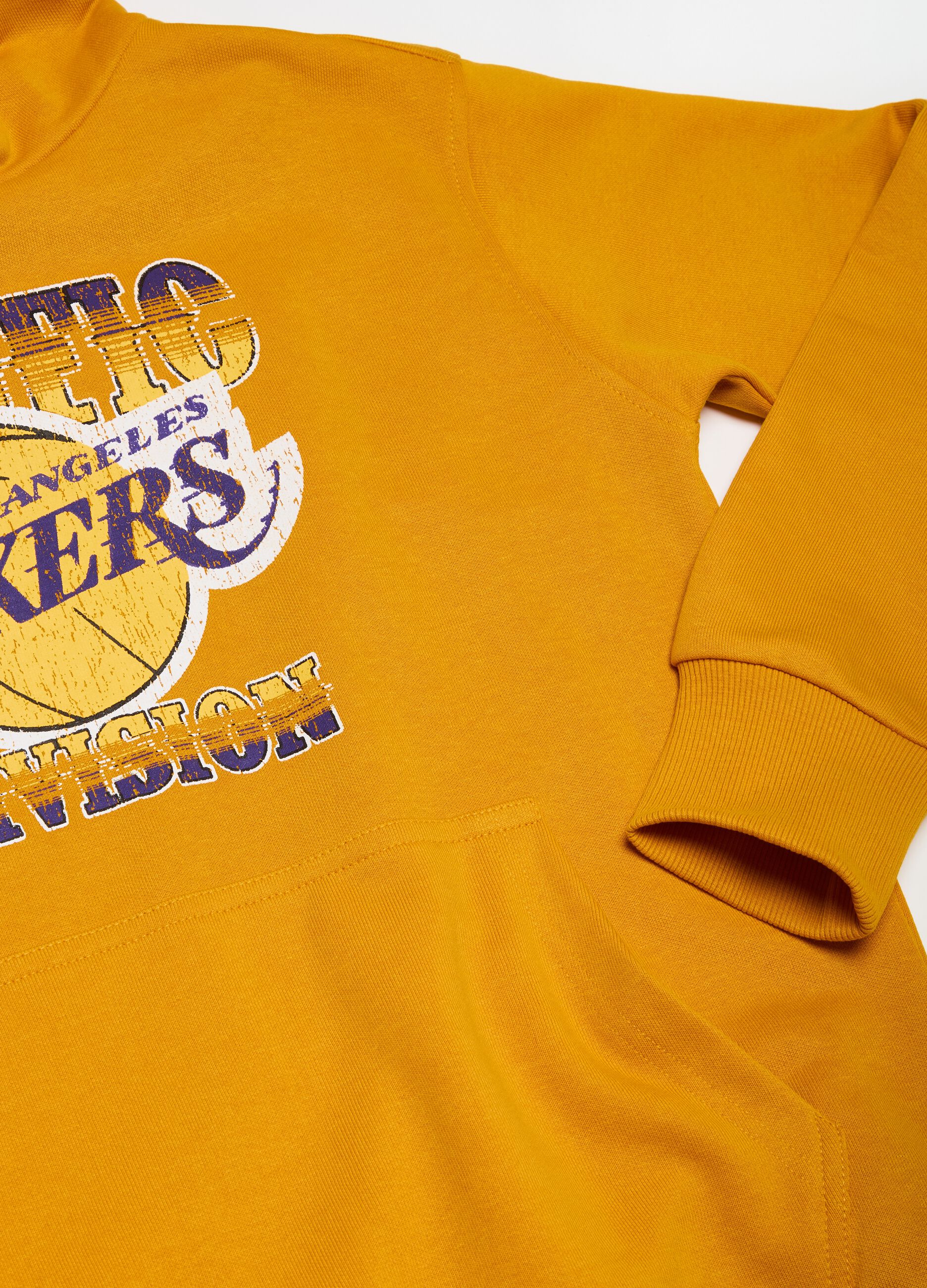 NBA Los Angeles Lakers sweatshirt with hood