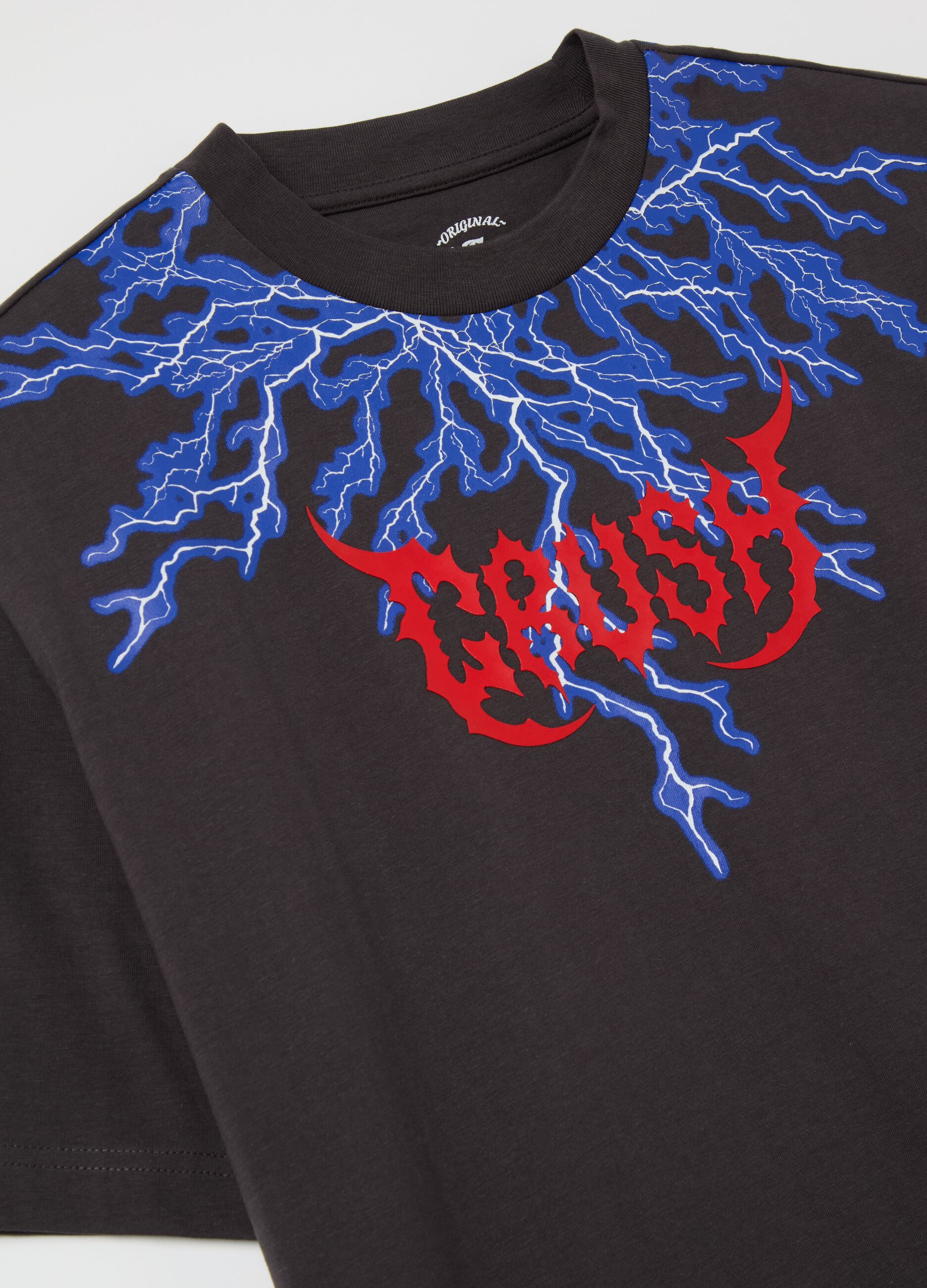 Black short-sleeved T-shirt with lightning print