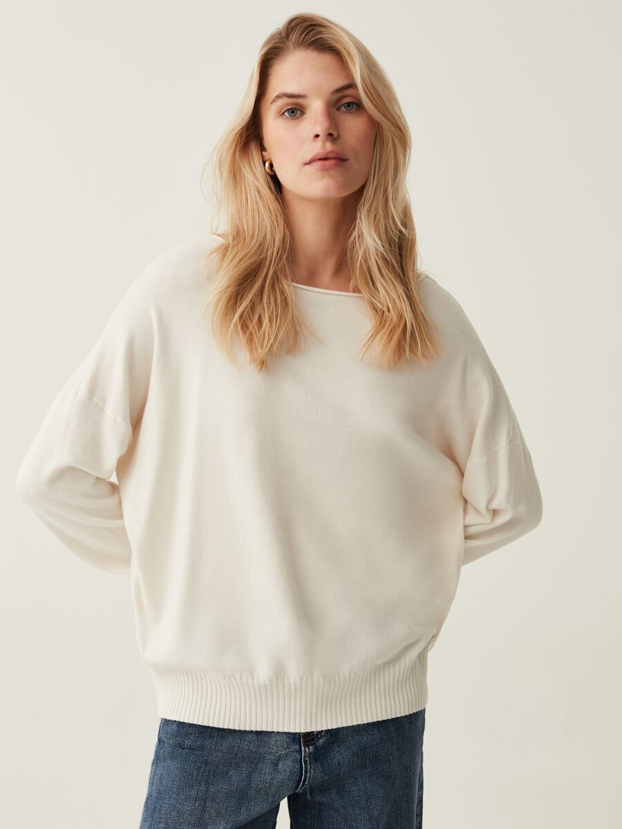 Maglia oversize con scollo a barca_1