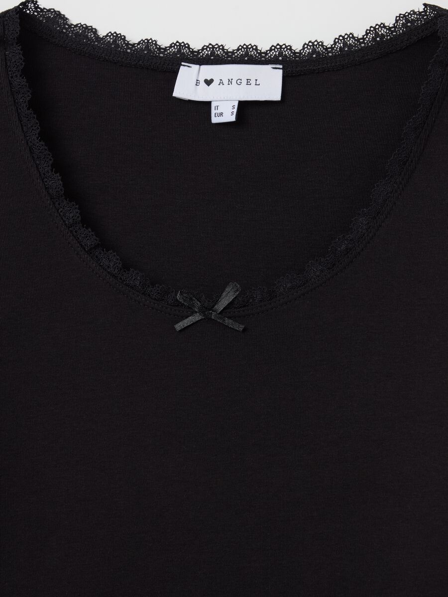 T-shirt with round neck, lace and bow_5