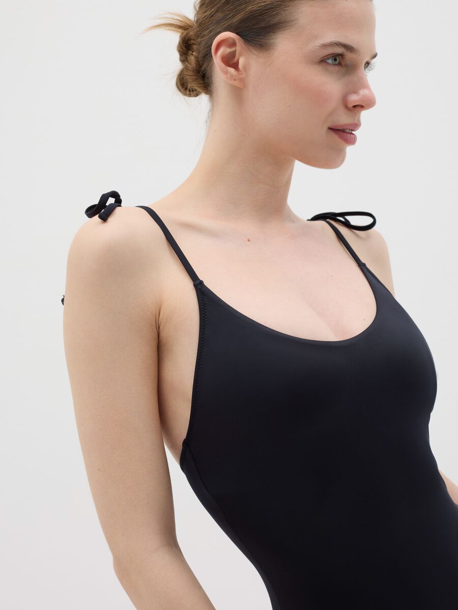 Black one-piece swimsuit_1