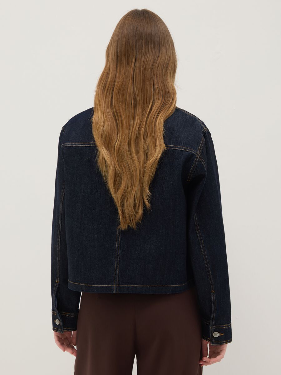 Pure cotton blue regular fit jacket with contrasting collar and pockets_2