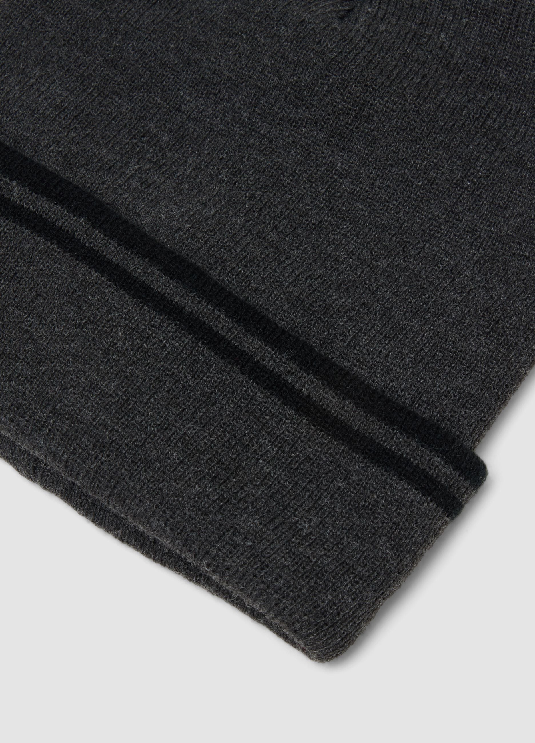Grey beanie with cuff