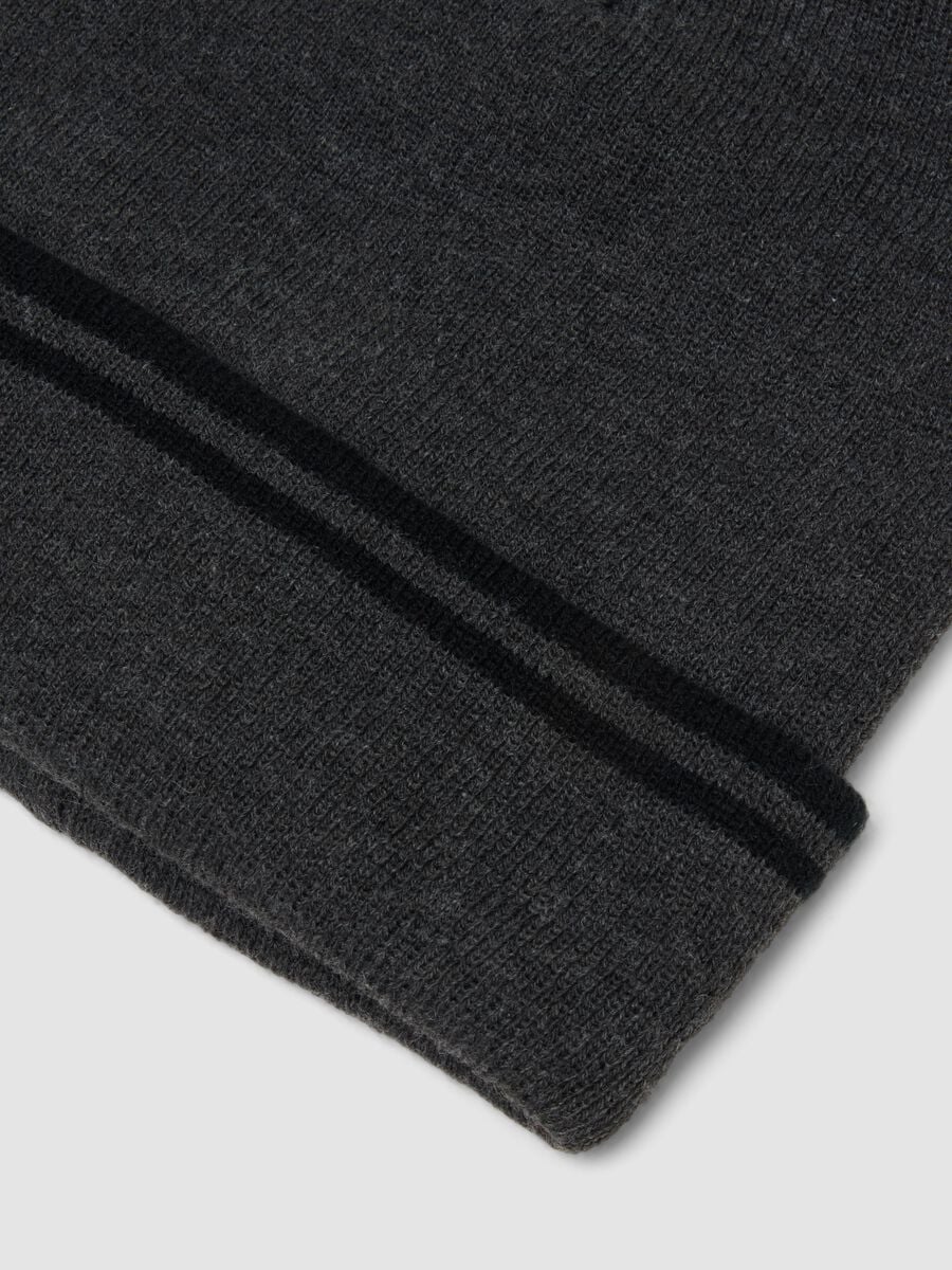 Grey beanie with cuff_1