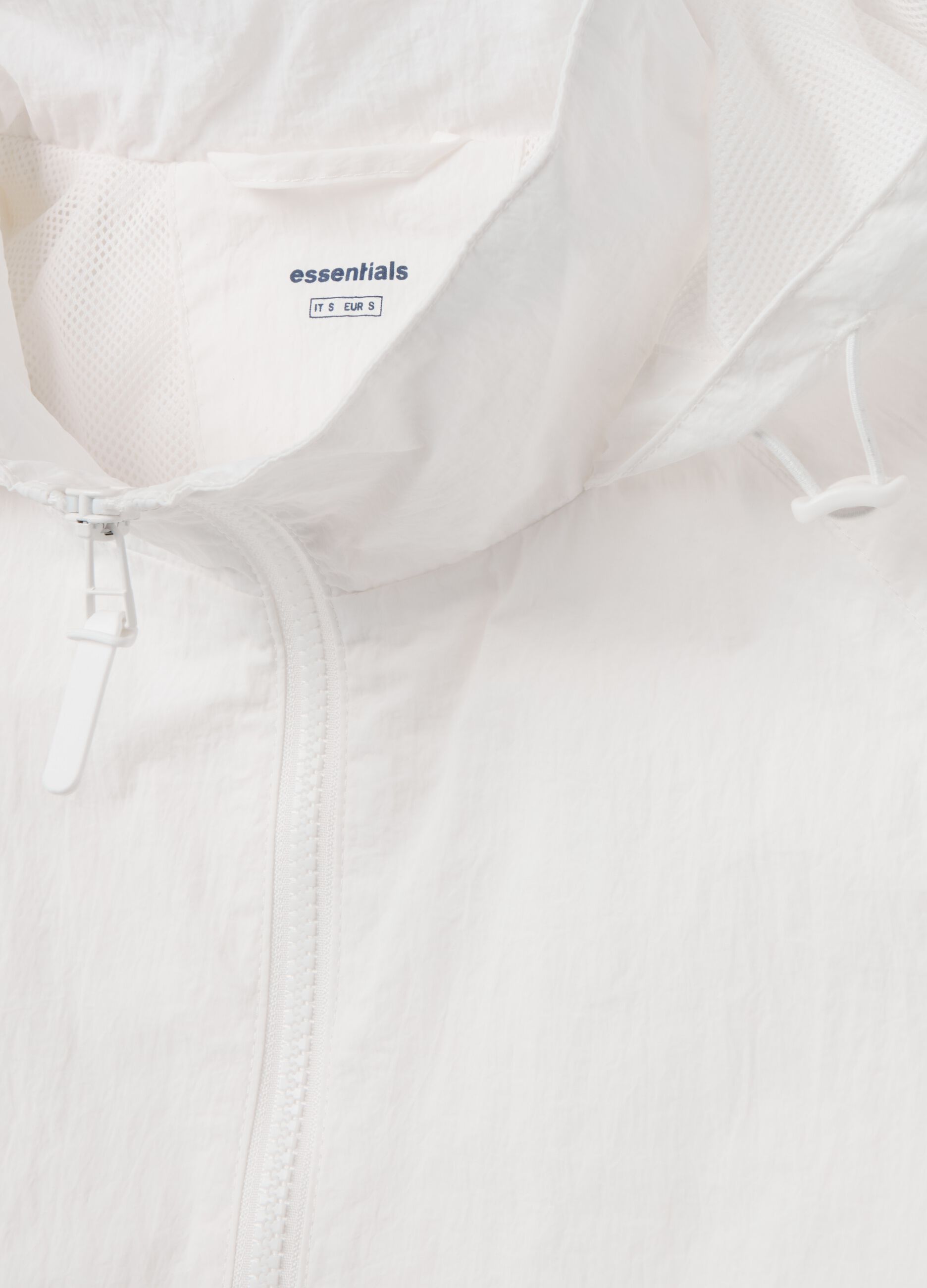 Essential short jacket with zip and hood