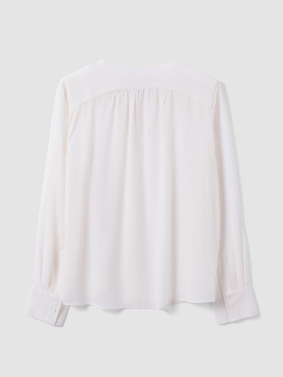 White regular-fit blouse with V-neck and tie detail_6