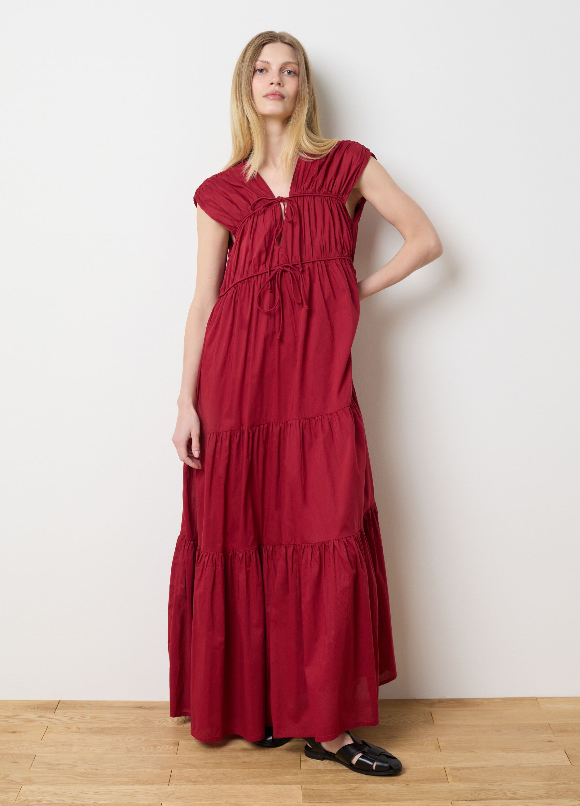 Abito lungo da donna in puro cotone rosso regular fit a balze
