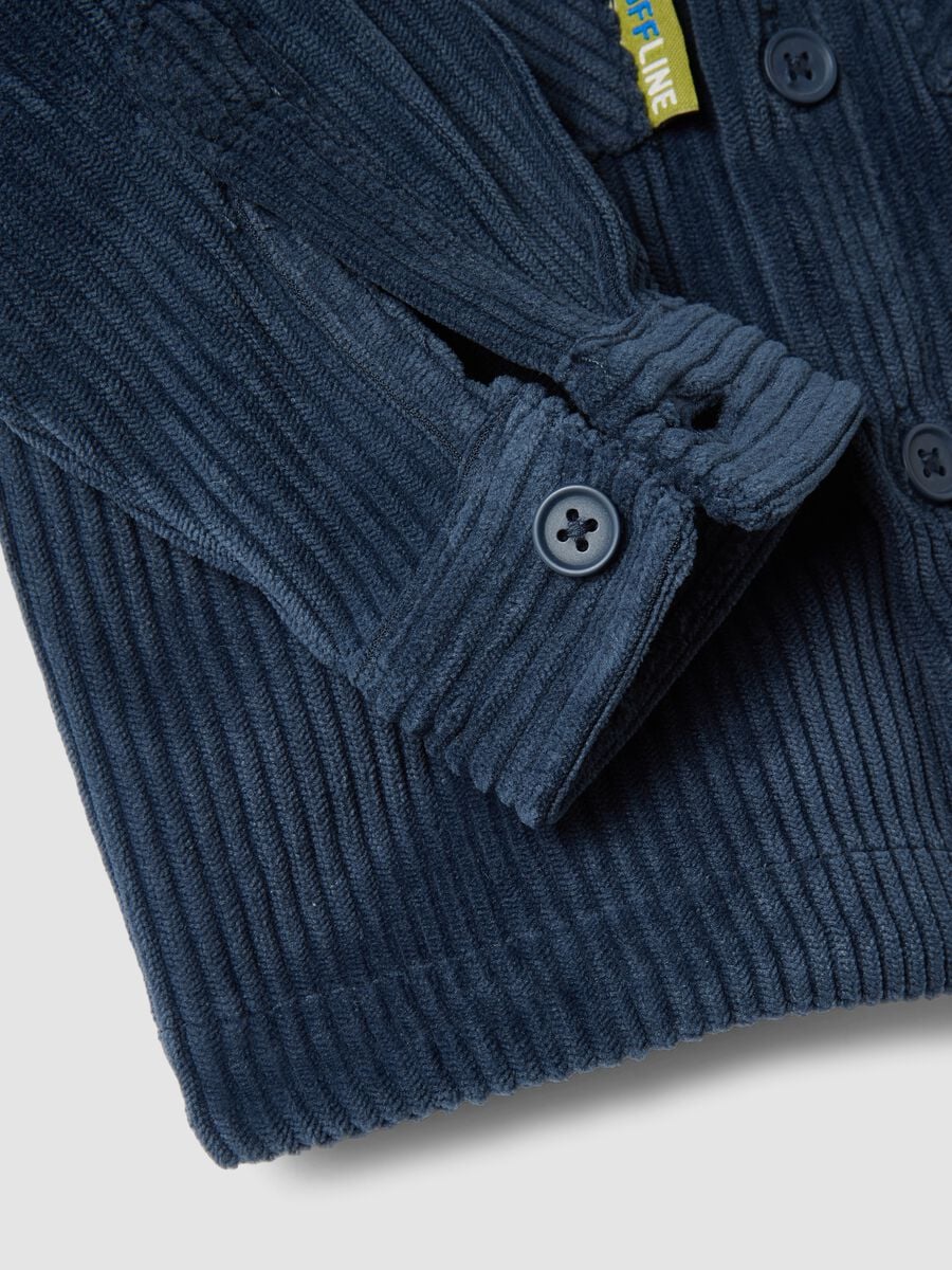 Shacket blu a coste con bottoni e collo classico_3