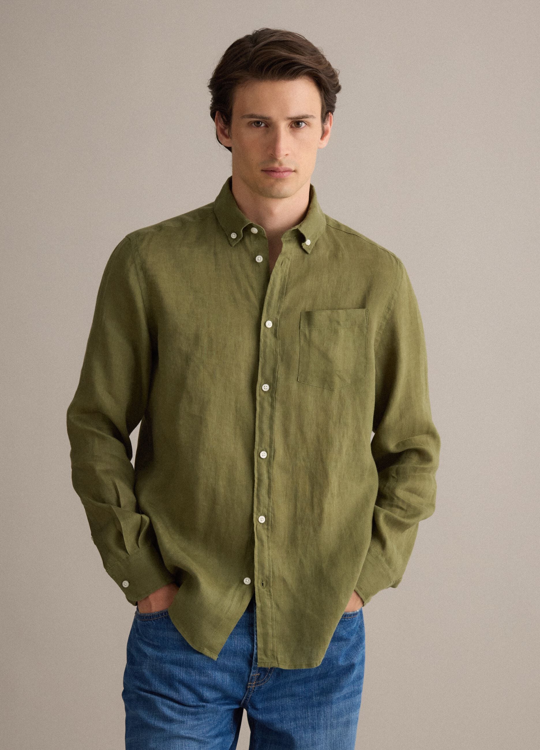 Green pure linen shirt with button-down collar, regular fit