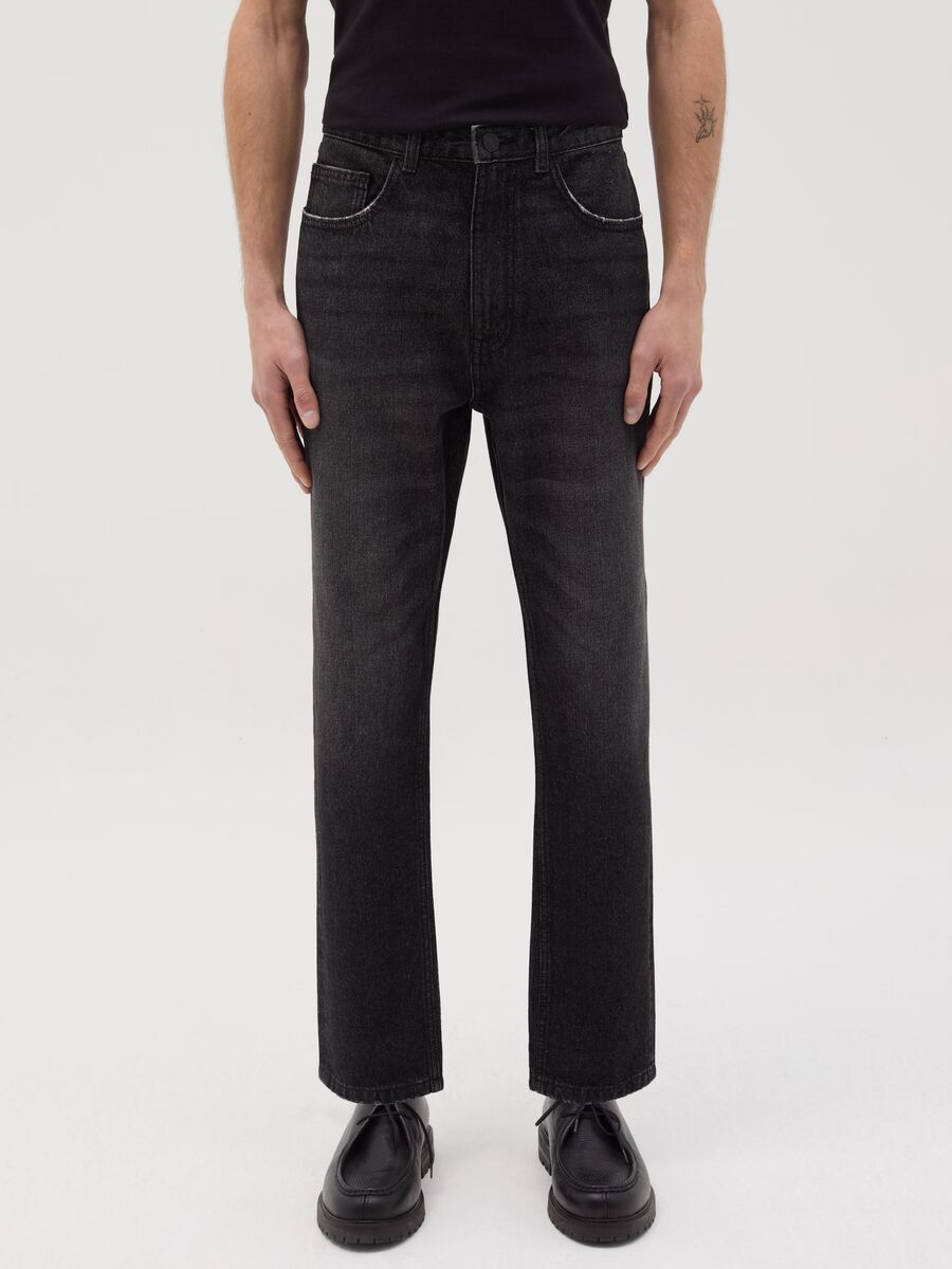 Carrot-fit jeans with fading_1