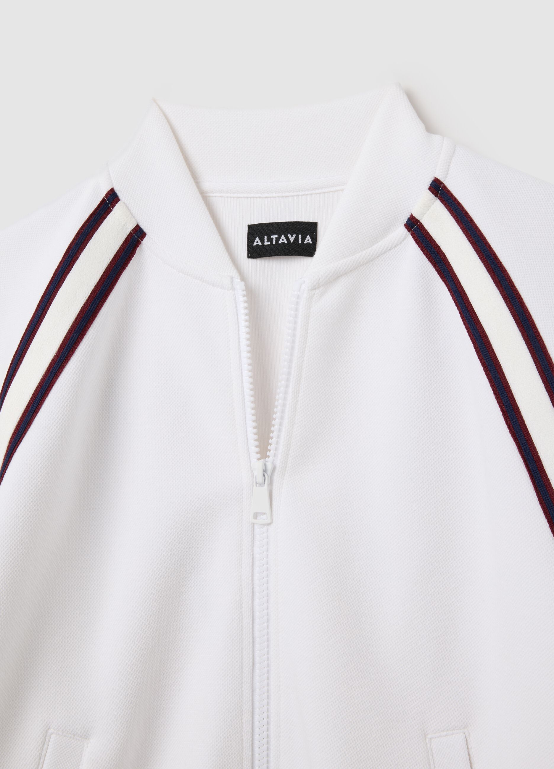 ALTAVIA COURT Contrast Piping Full-Zip Crop