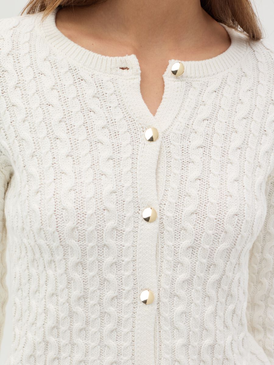 Cable-knit cardigan with golden buttons_2