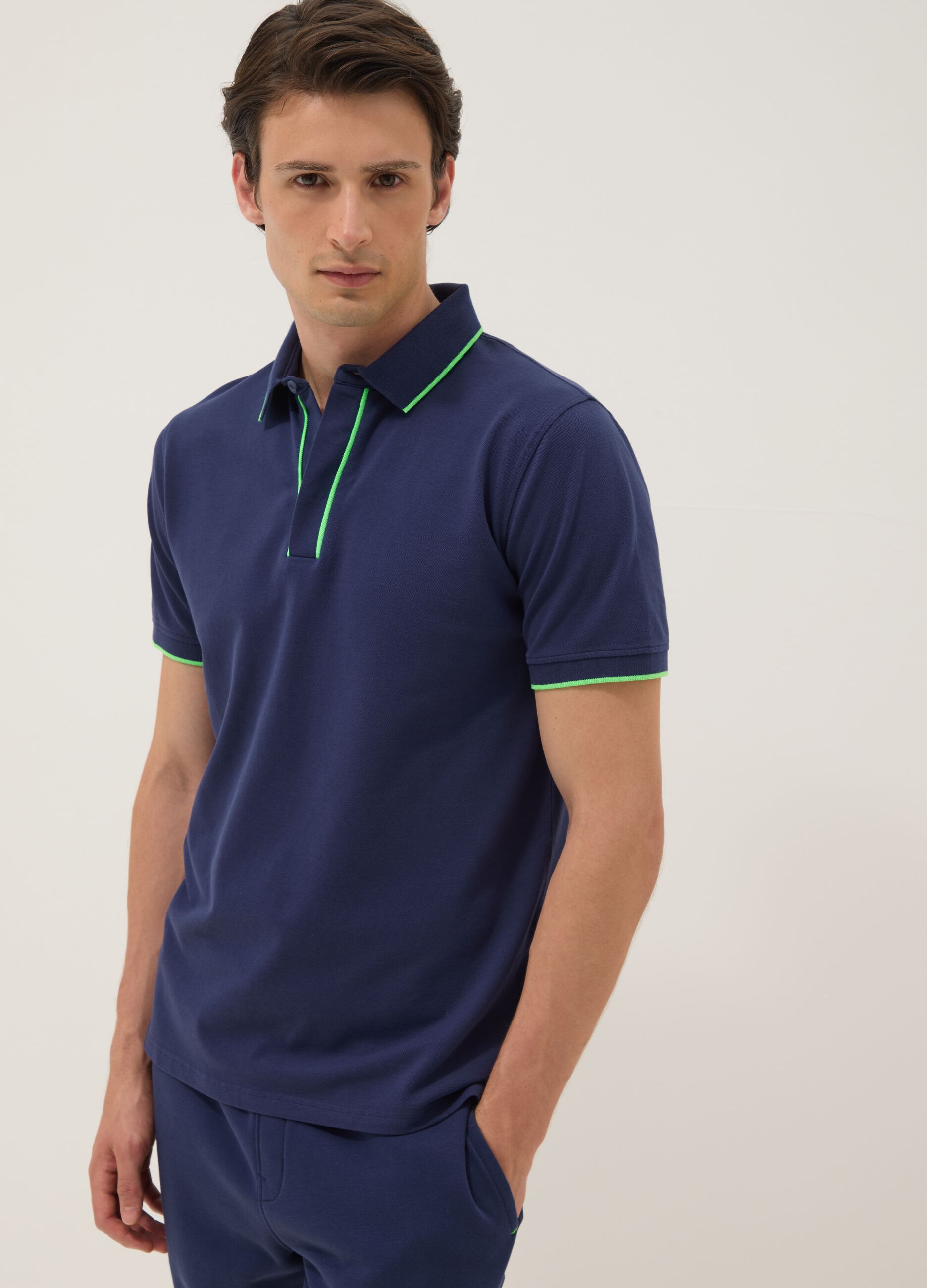 Polo blu a maniche corte in cotone elasticizzato