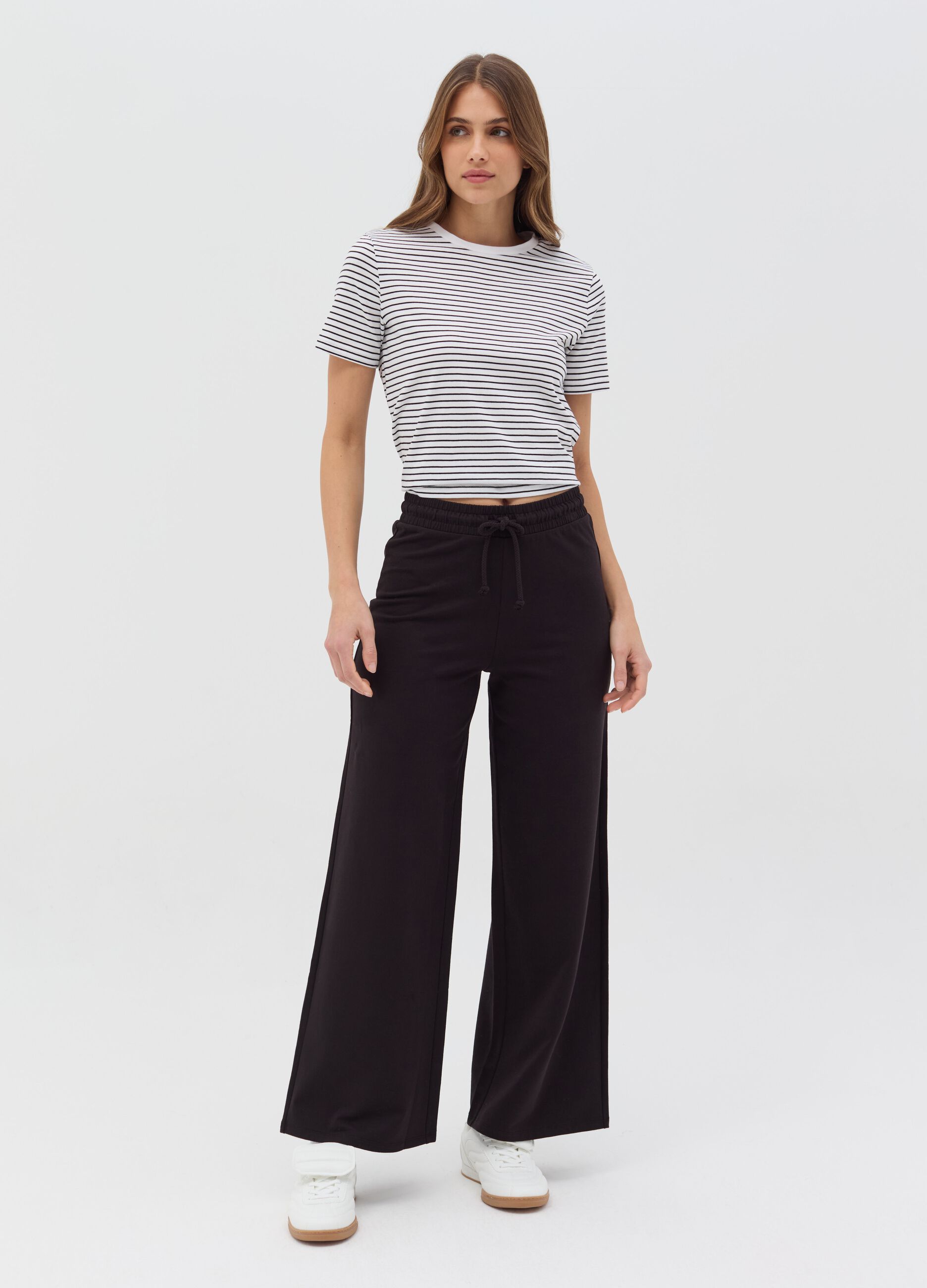 Essential cotton T-shirt with thin stripes