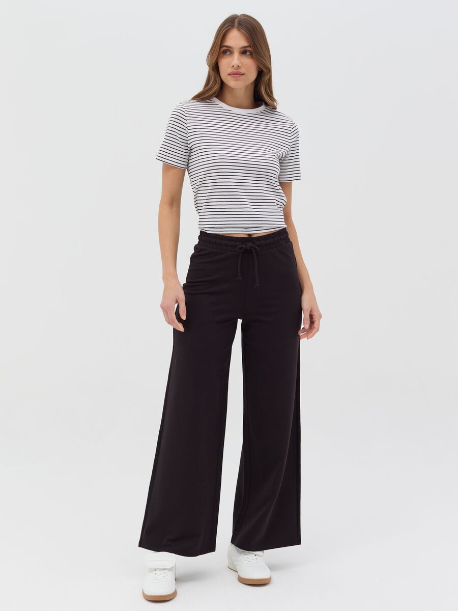 Essential cotton T-shirt with thin stripes_1