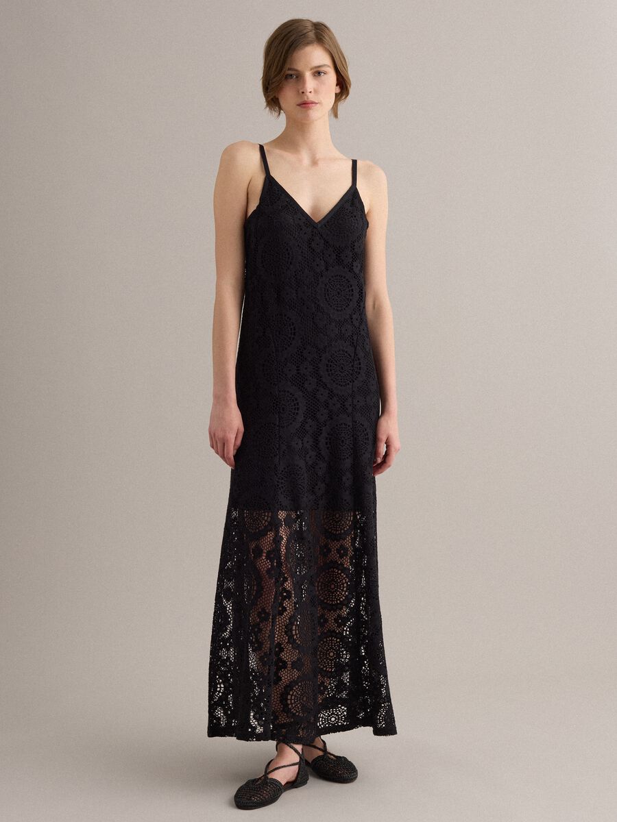 Abito nero lungo in crochet con scollo a V regular fit_0
