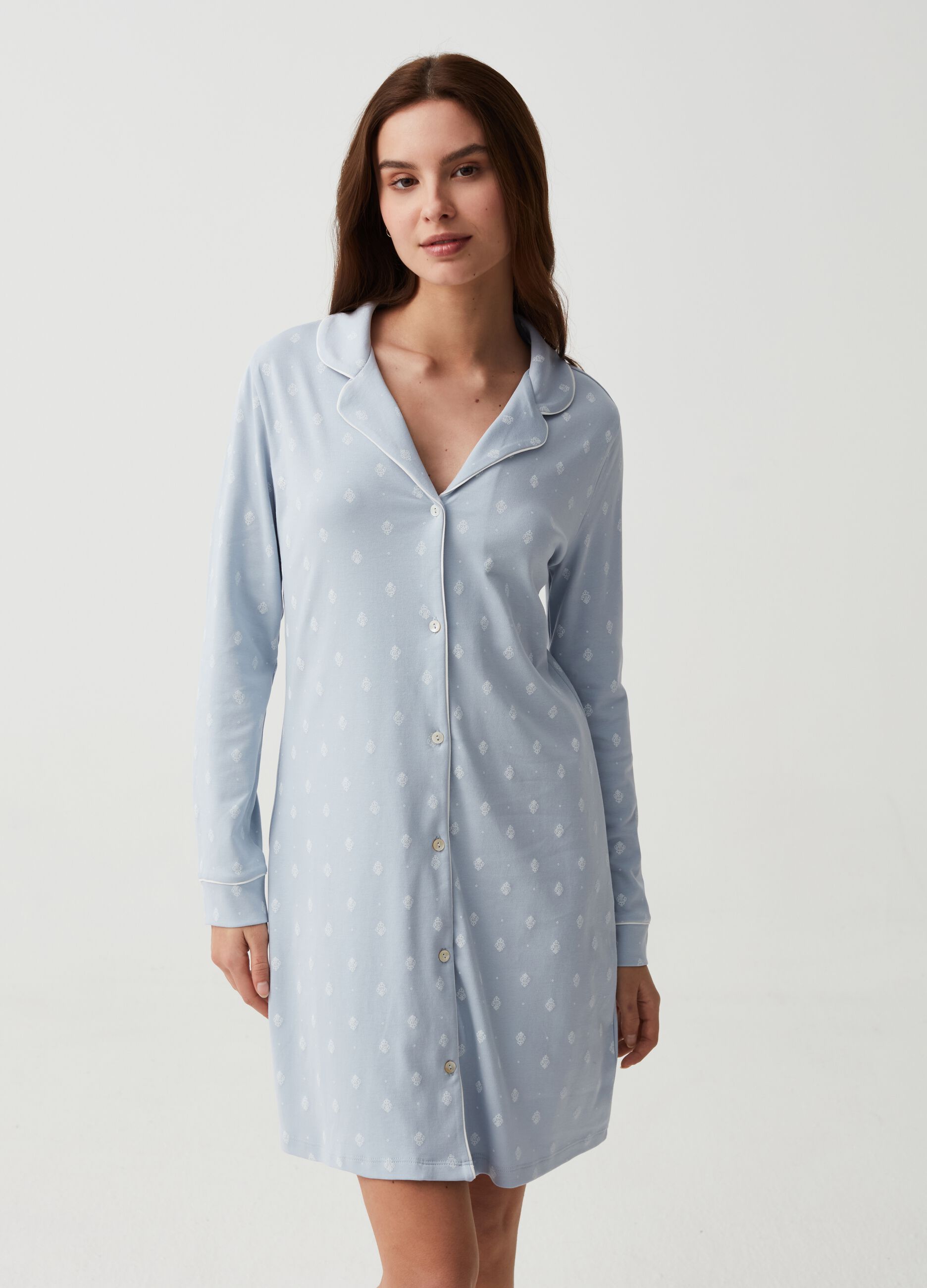 Nightdress with buttons and arabesque print