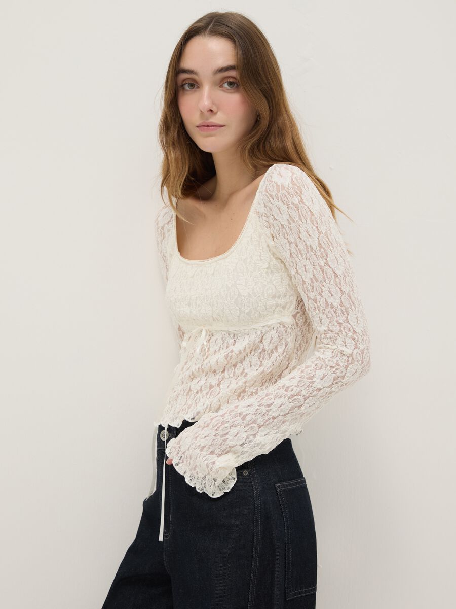 White long-sleeve top with lace_3