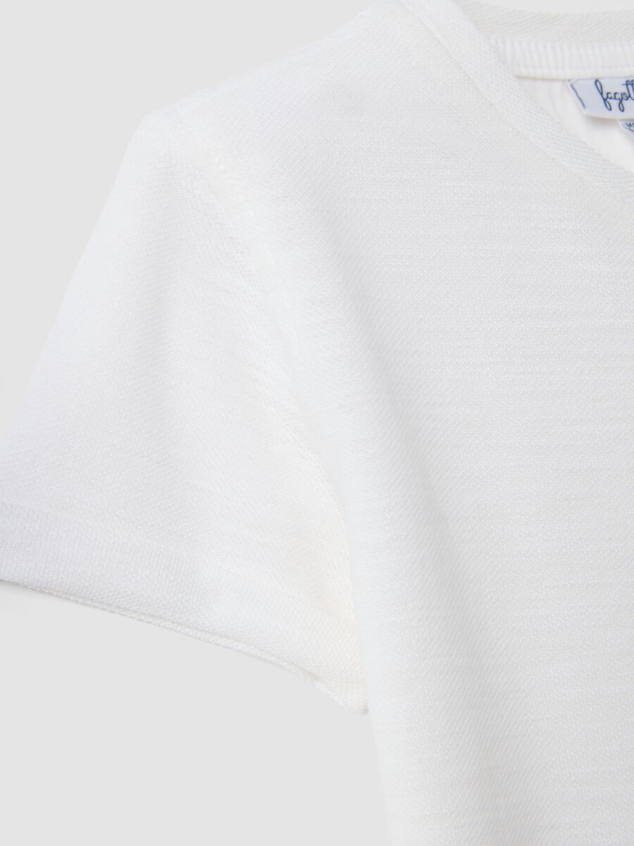 T-shirt in puro cotone bianca da bimbo regular fit con taschino_3