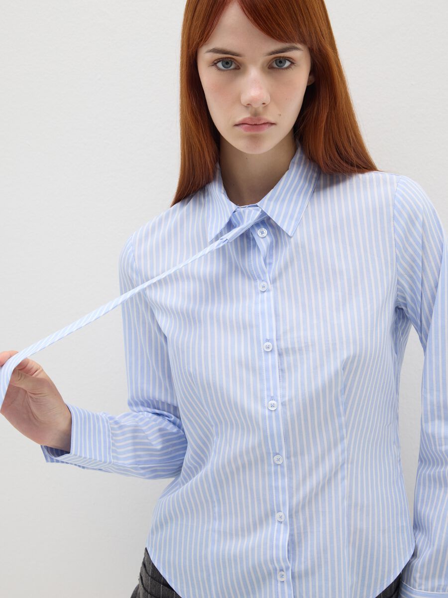 Slim fit shirt with white and blue stripes in pure cotton_1