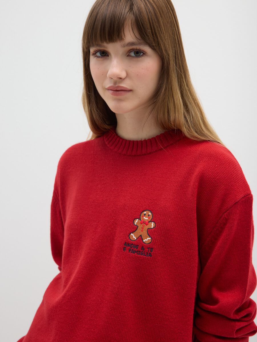 Red oversized crew-neck jumper with Christmas embroidery_3