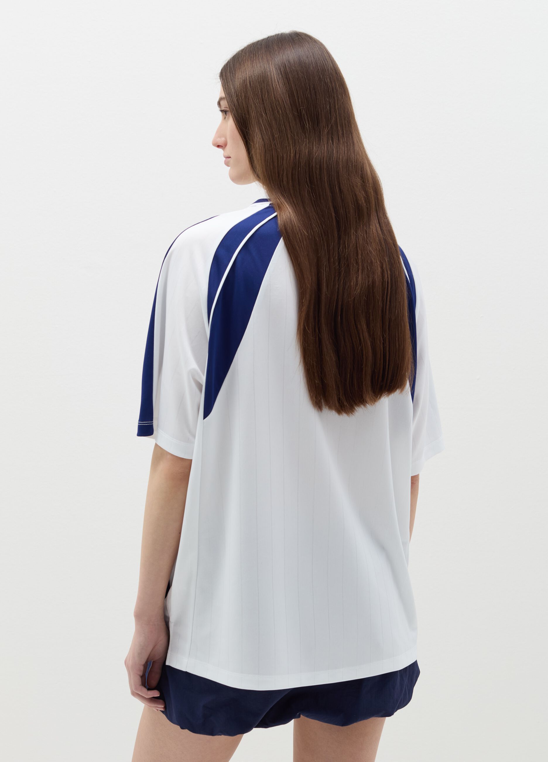 T-shirt with polo neck and college print