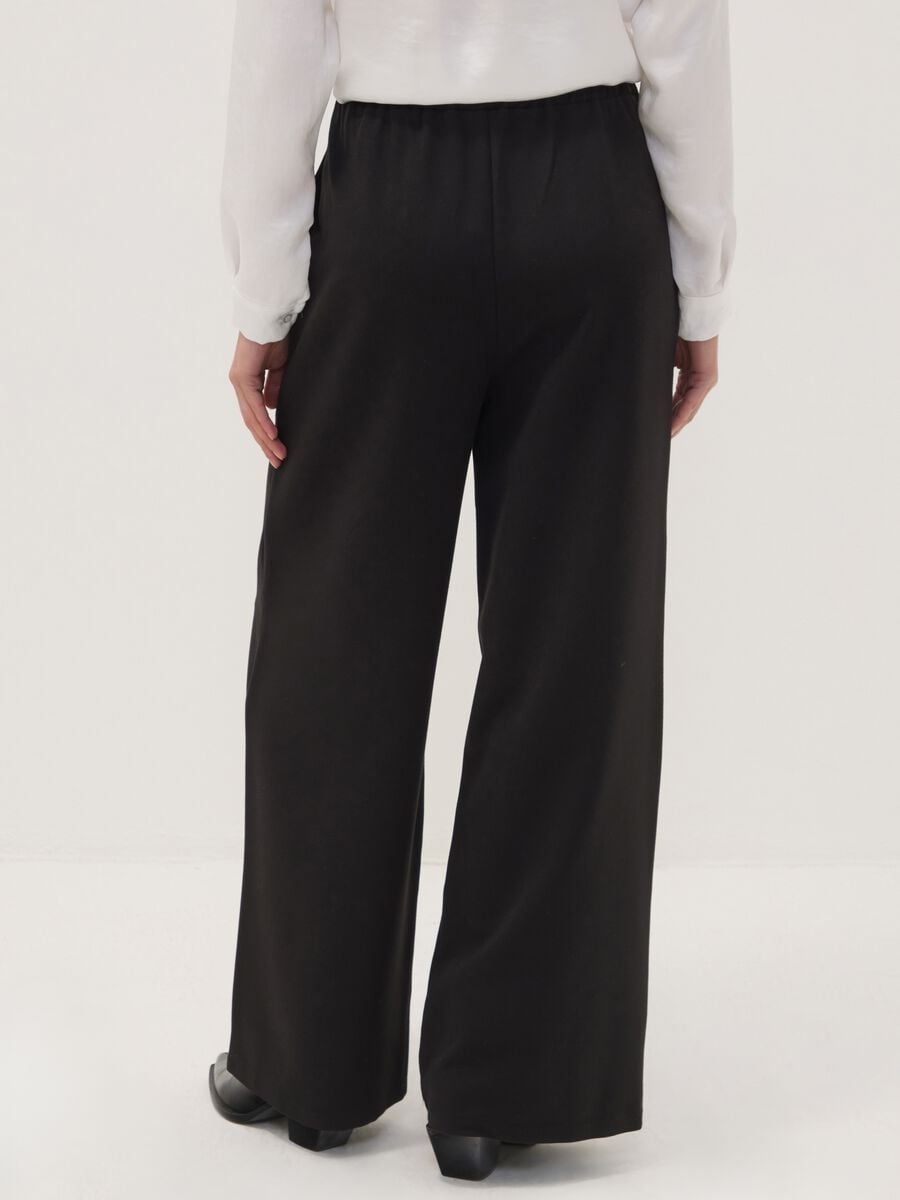 Black stretch viscose regular-fit trousers_3