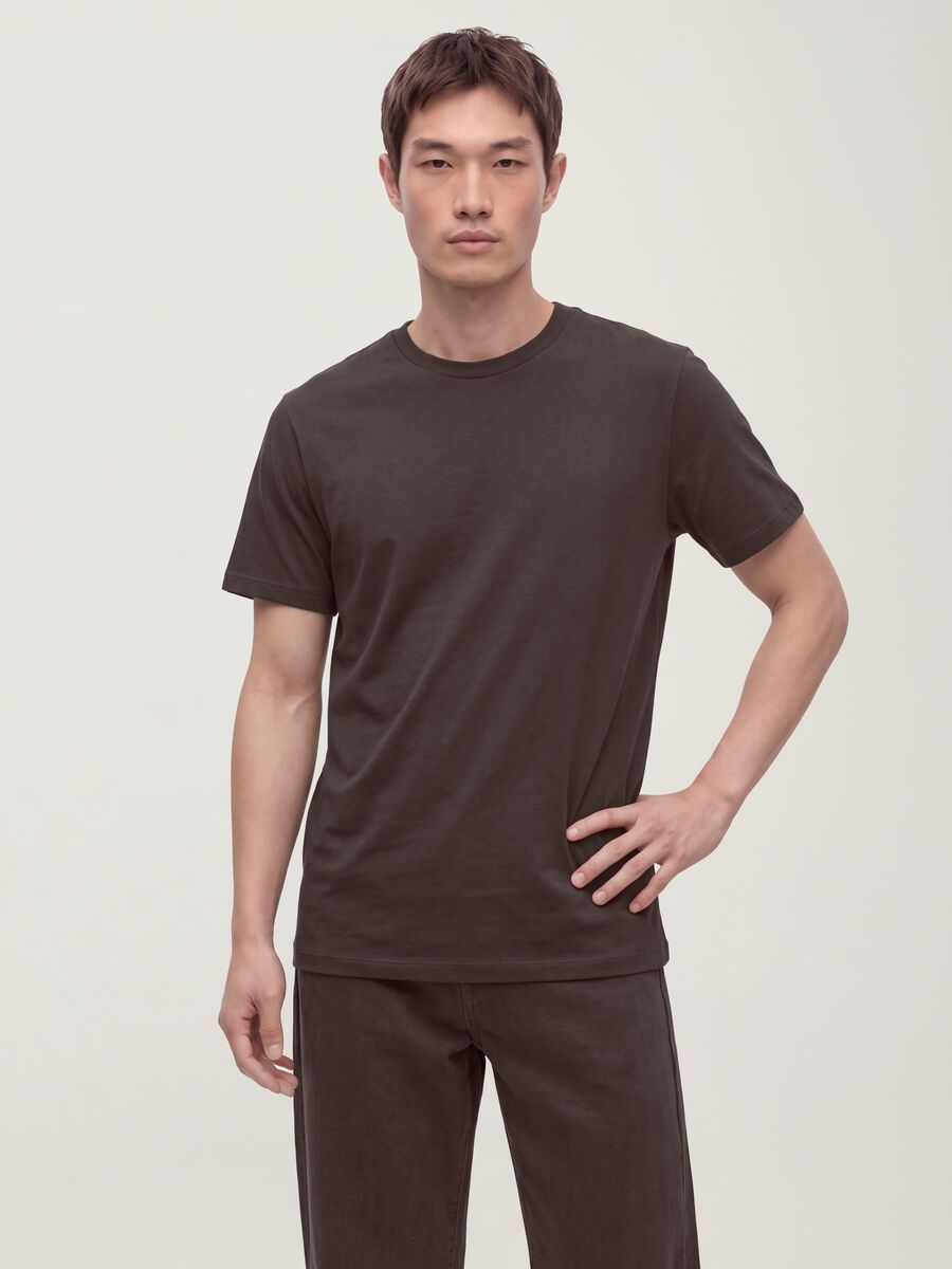 T-shirt marrone in puro cotone mercerizzato a girocollo regular fit_0