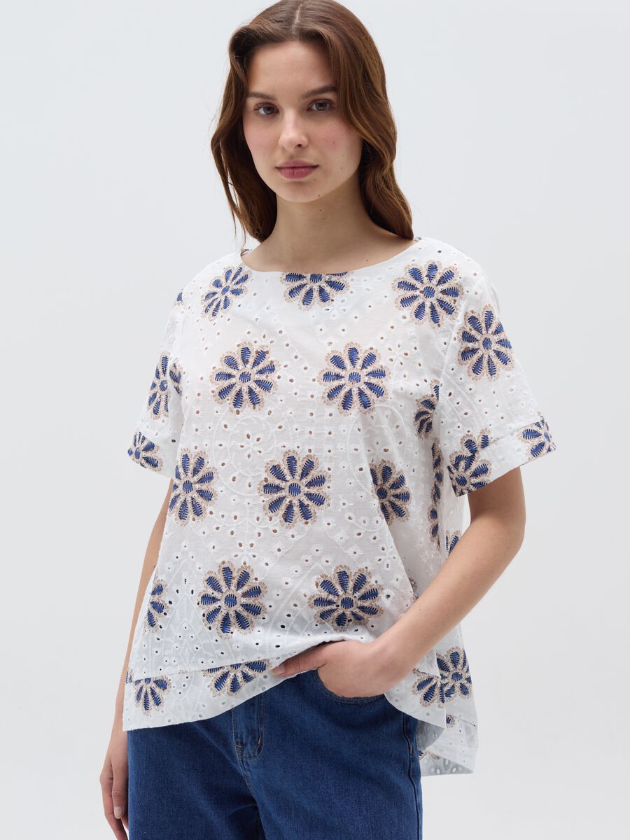 Broderie anglaise blouse with flowers embroidery_0