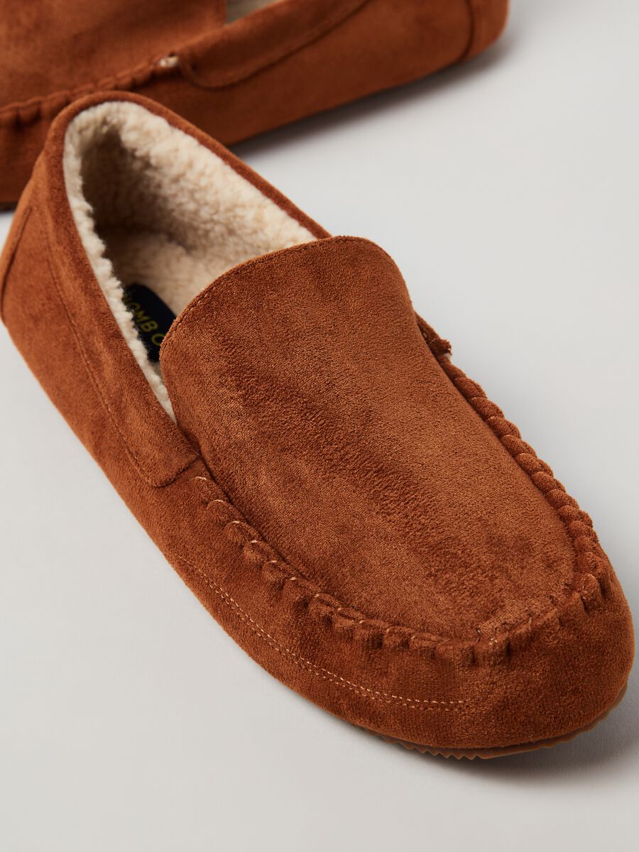 Mocassino scamosciato con interno in sherpa_2