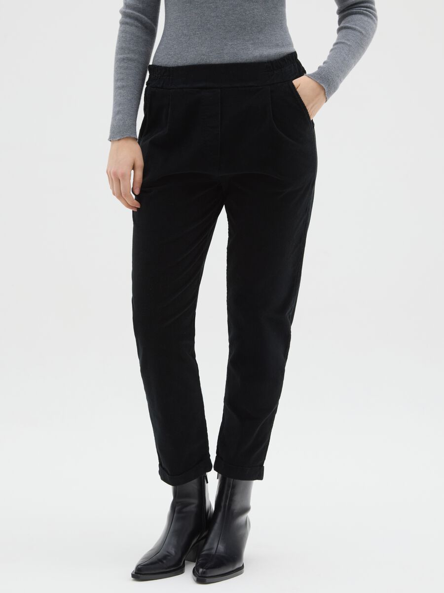 Pantaloni in cotone elasticizzato neri regular fit_1