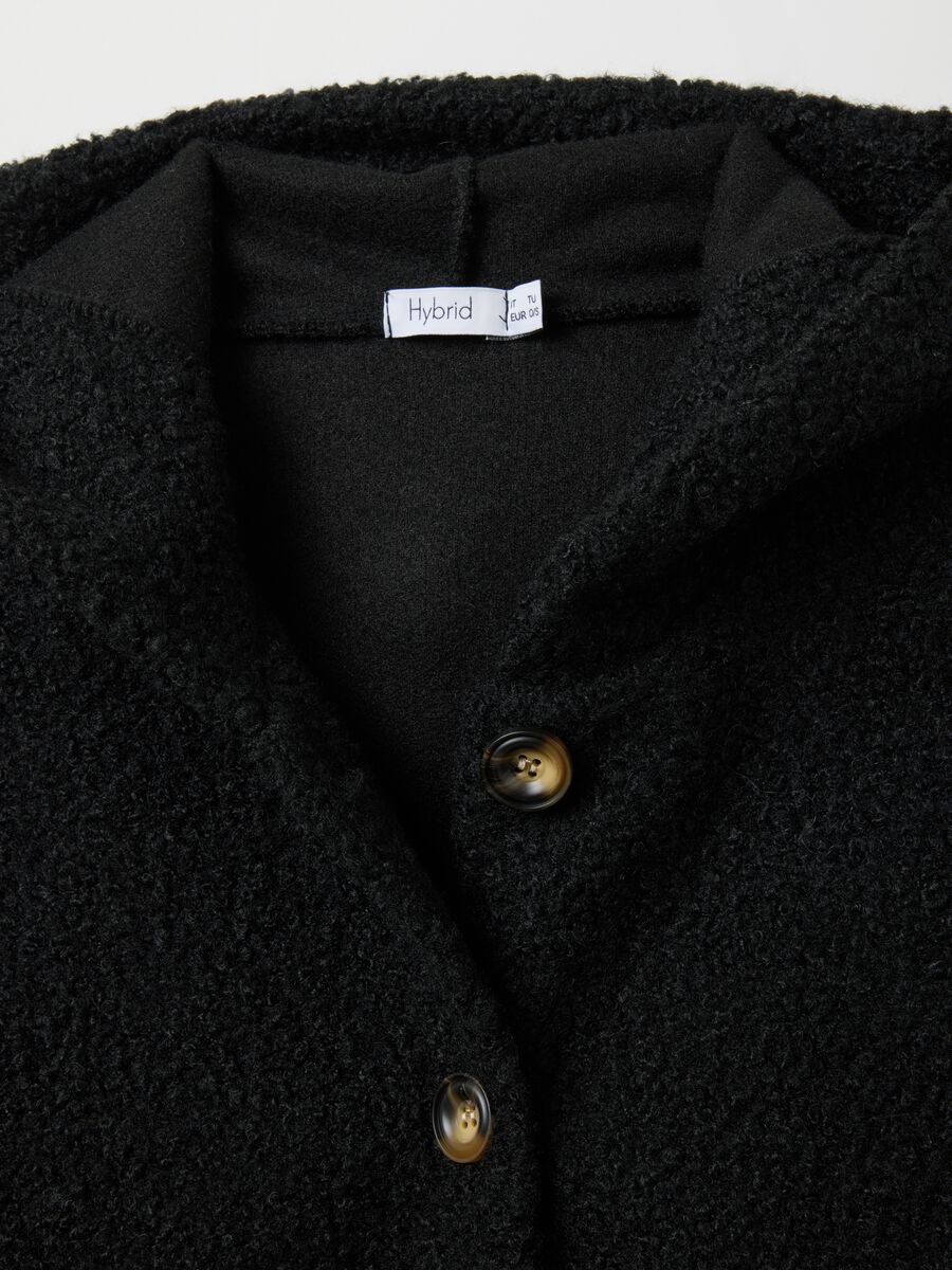 Cappotto nero regular fit con bottoni e cappuccio_5