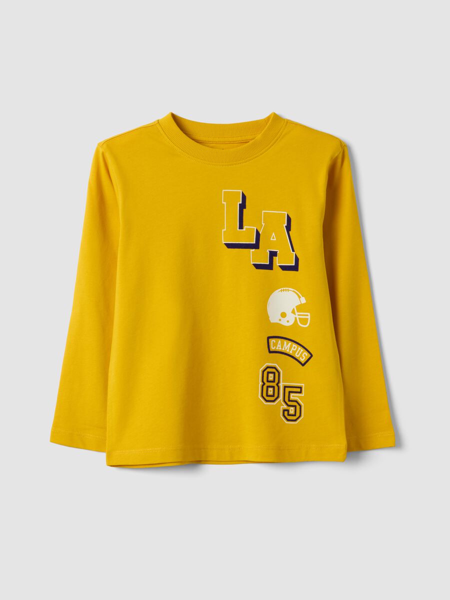 T-shirt gialla in misto cotone e viscosa con stampa college per bambino_0
