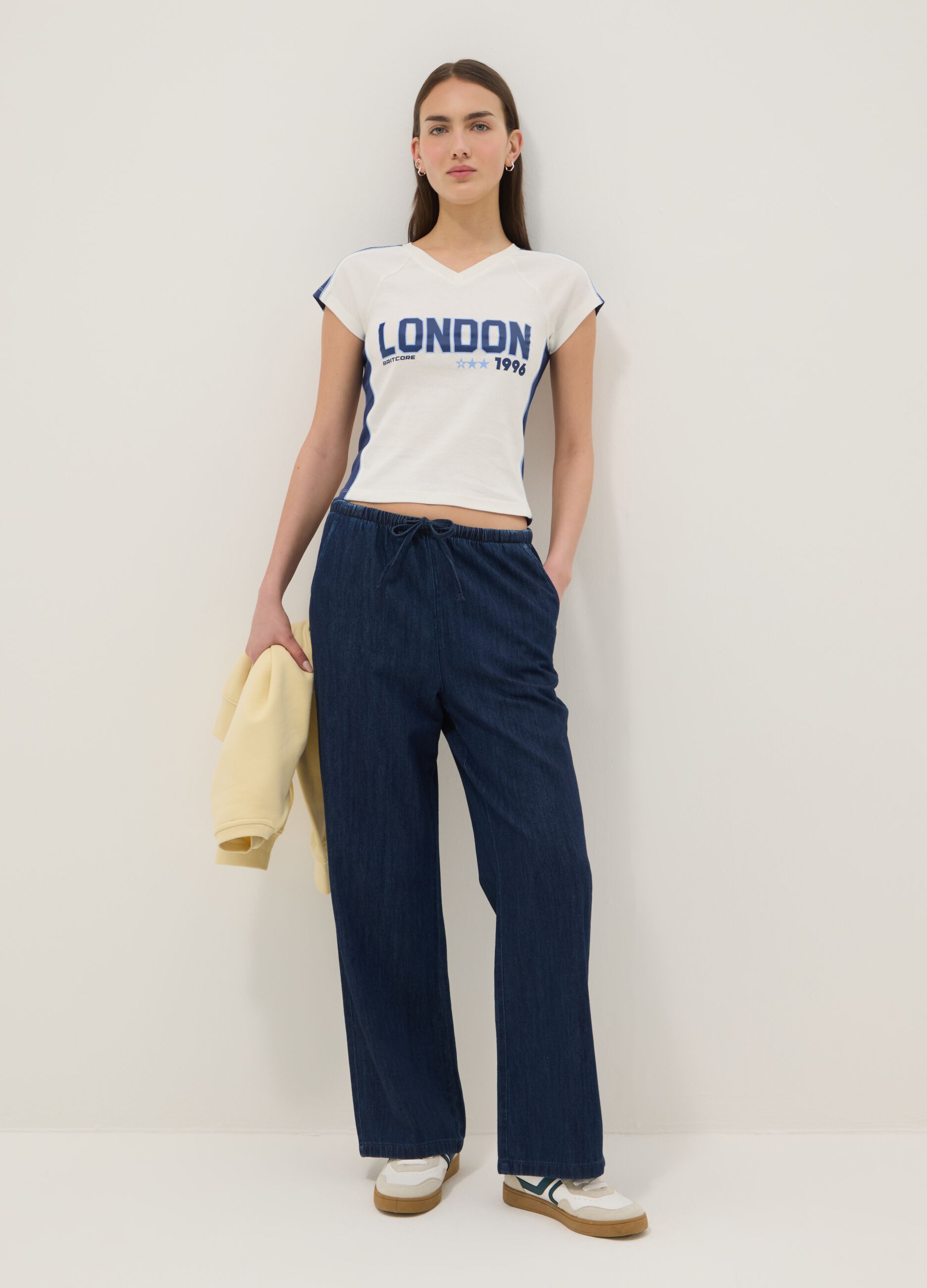 White pure cotton slim fit V-neck T-shirt with print