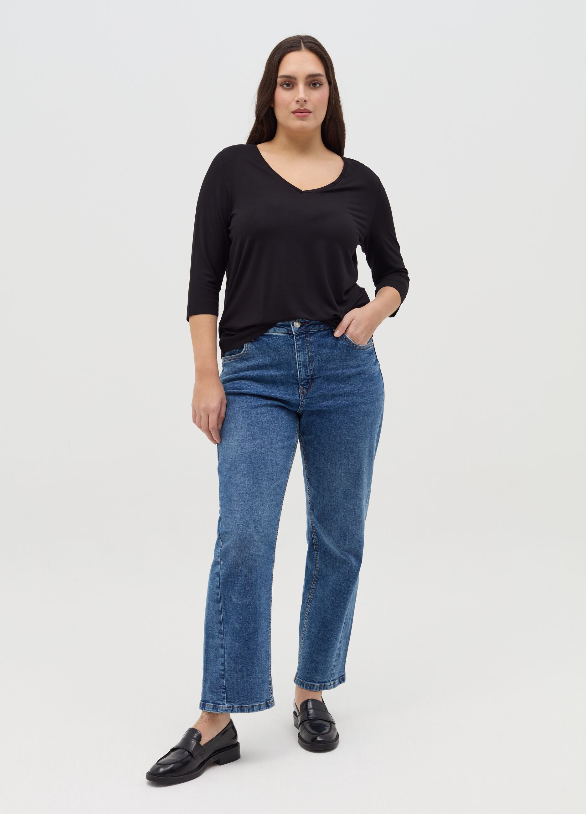 T-shirt con scollo a V Curvy