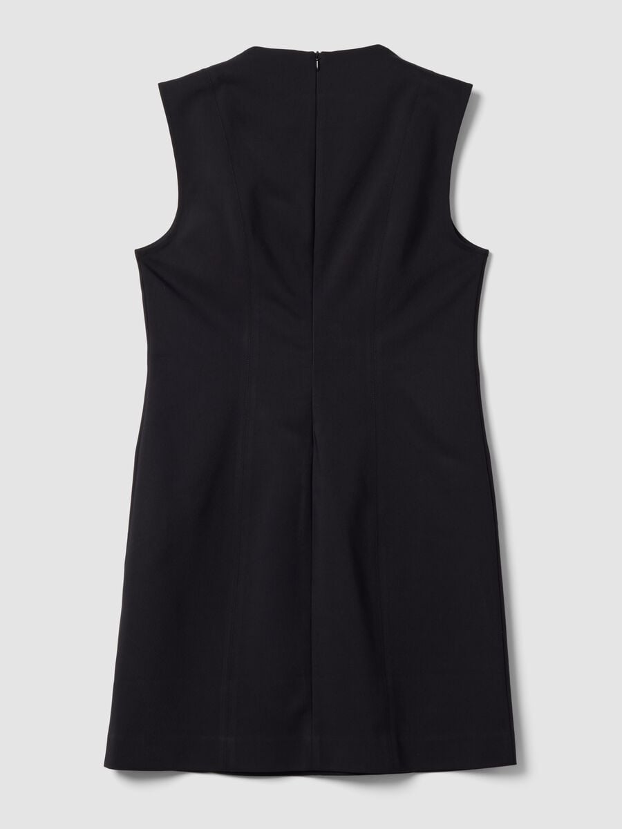 Abito smanicato nero in cotone elasticizzato con girocollo fitted_5