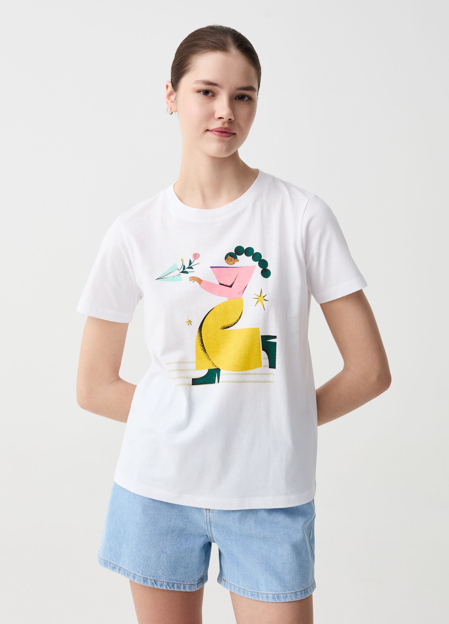 T-shirt con illustrazione grafica by Magda Azab