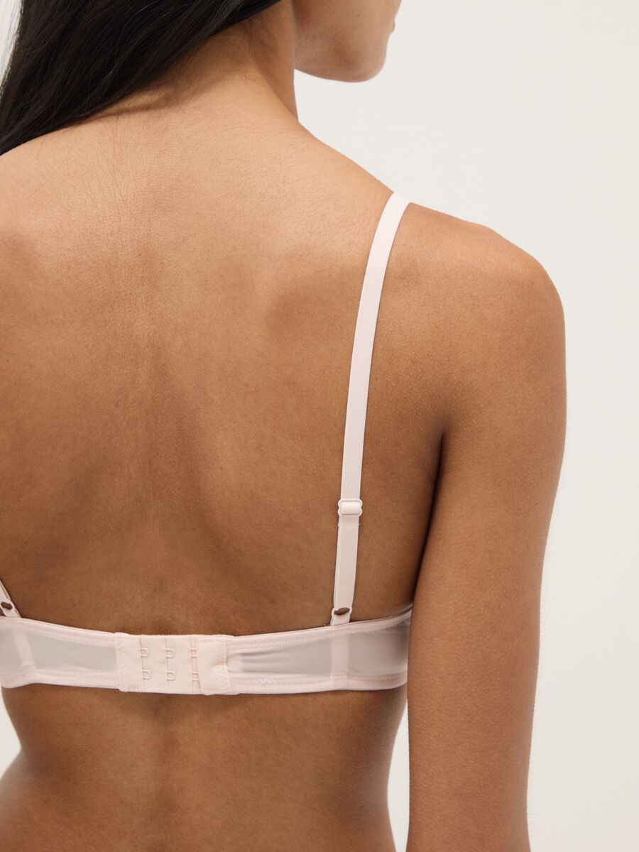 Reggiseno a triangolo rosa con dettaglio in pizzo_2