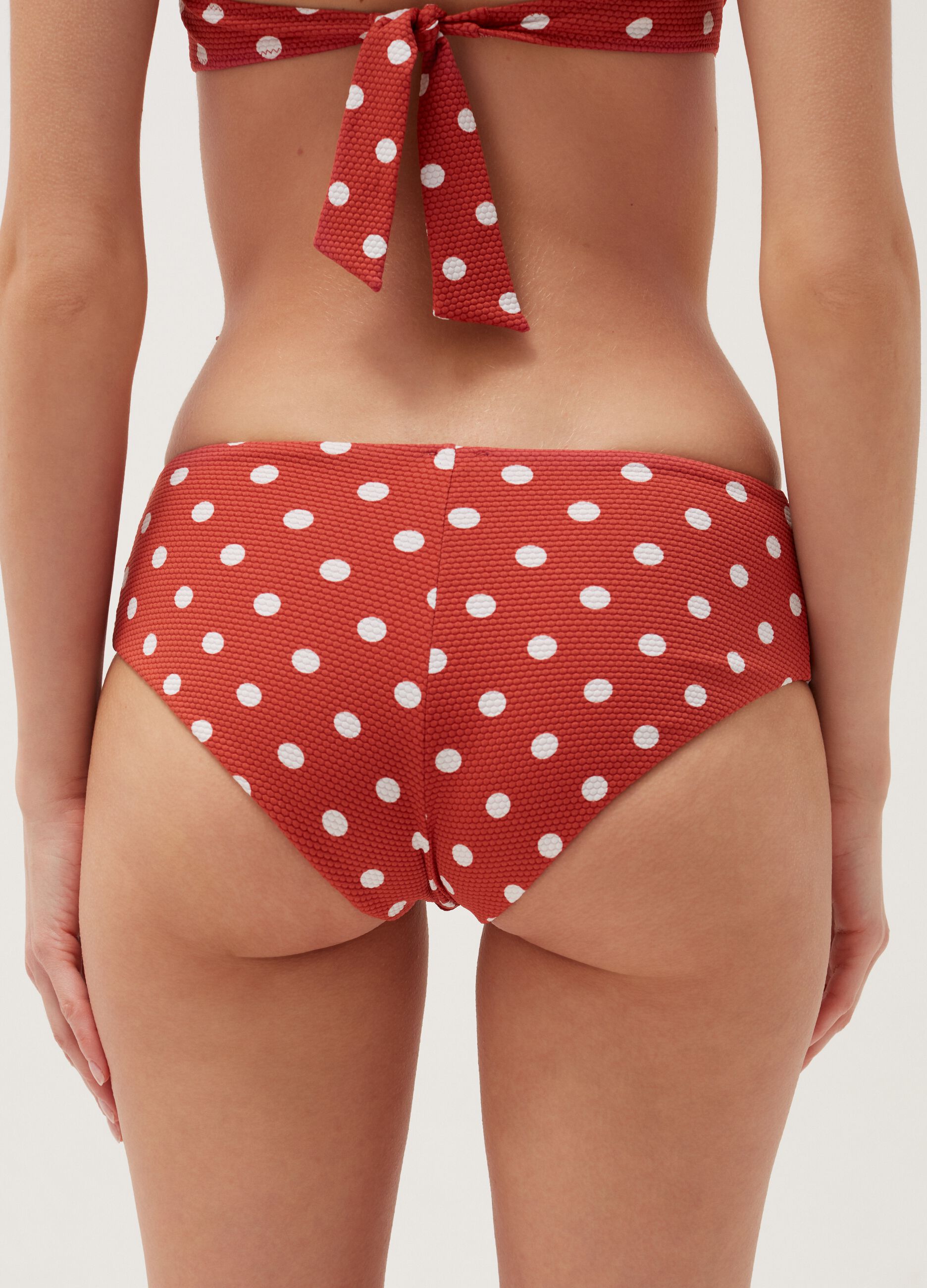 Bikini briefs with polka dots