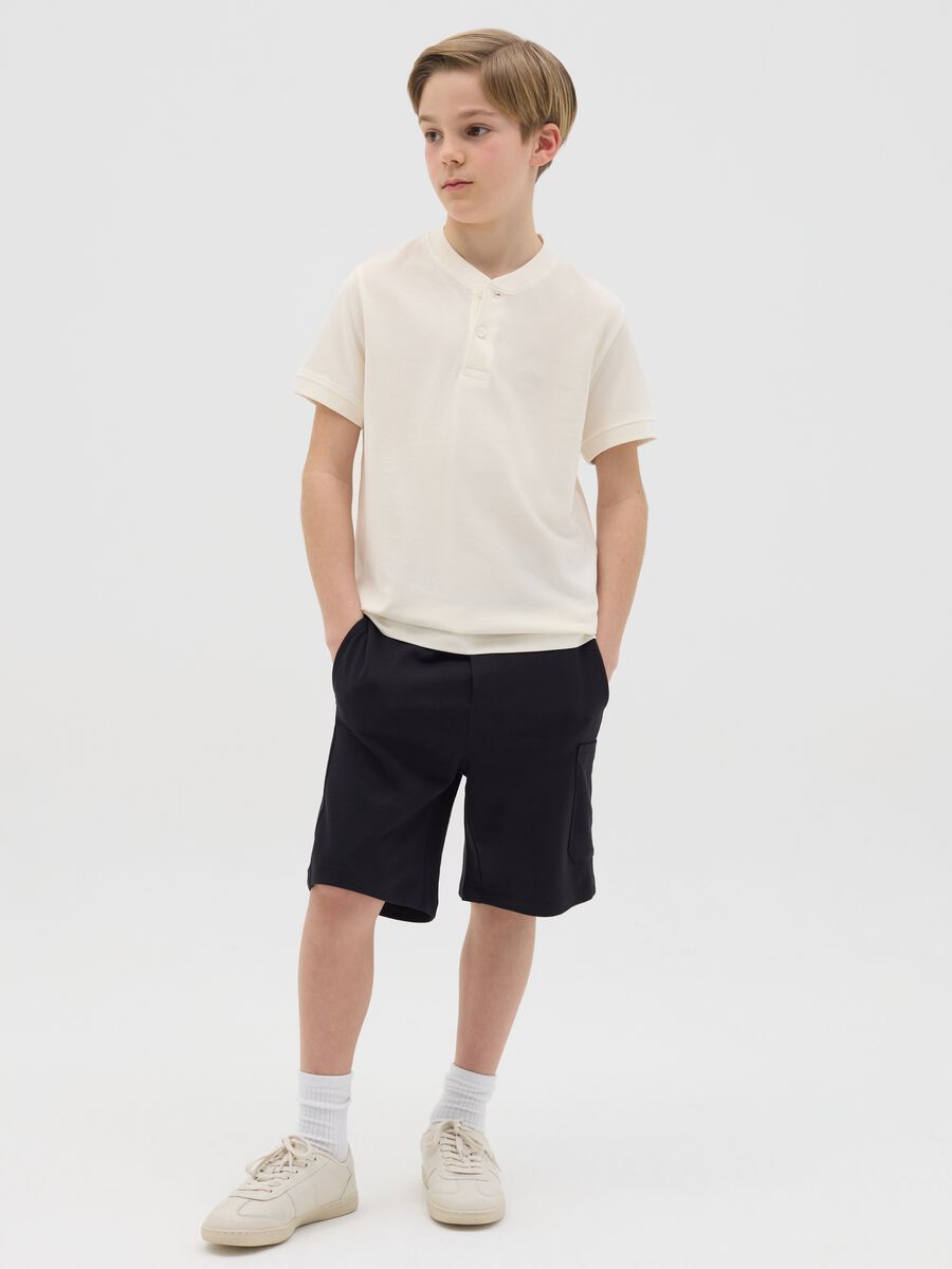 Blue cargo Bermuda joggers in cotton with drawstring_0
