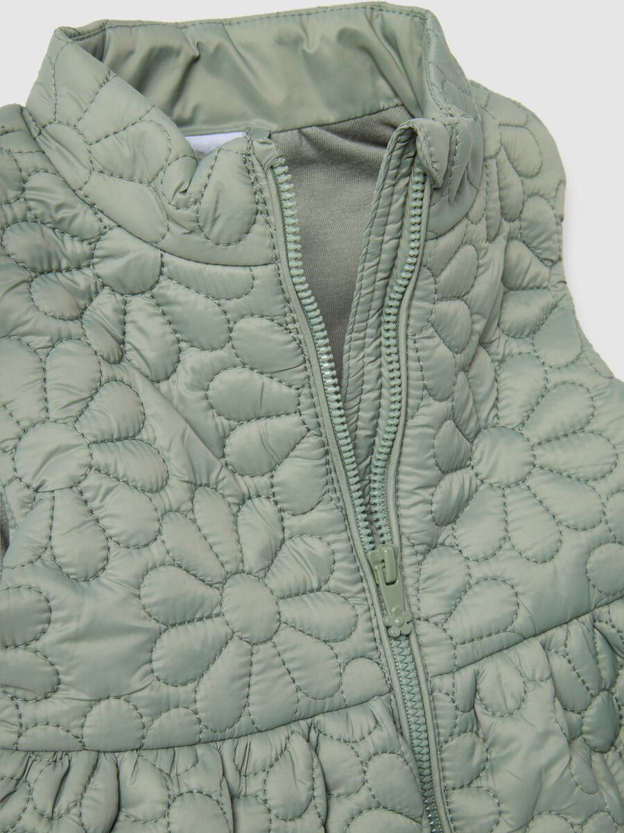 Green padded jacket for baby girls with floral embroidered design, regular fit_2