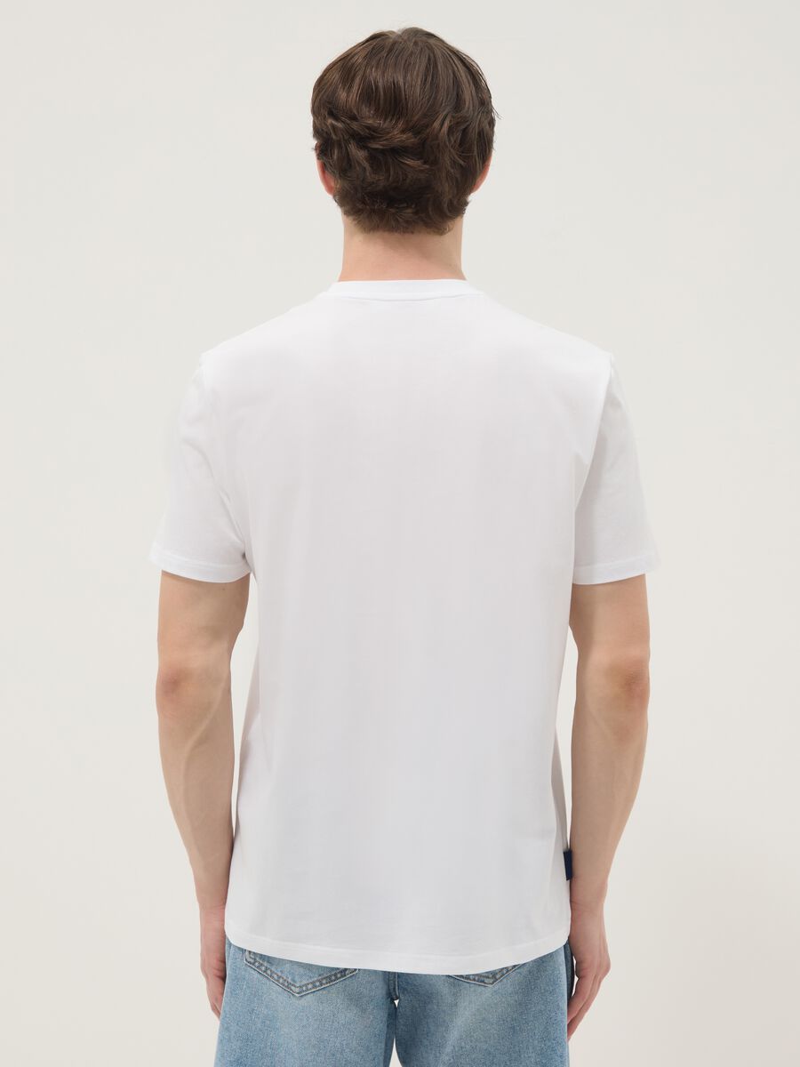 T-shirt bianca in puro cotone con stampa regular fit_3