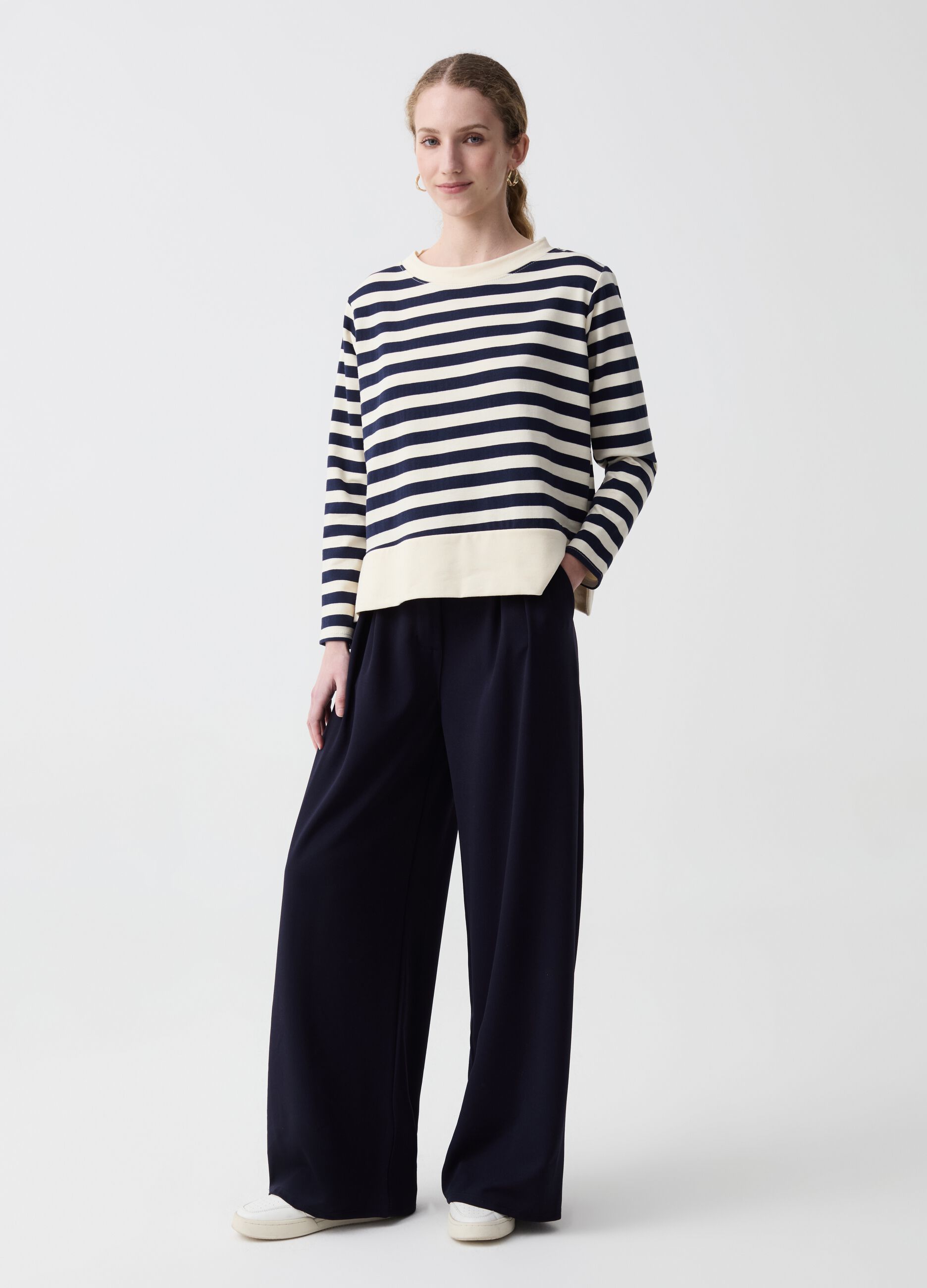 Long-sleeved top with striped pattern