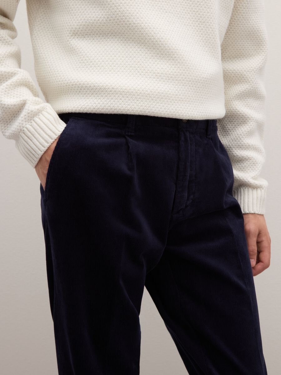 Blue regular fit cotton blend trousers_3