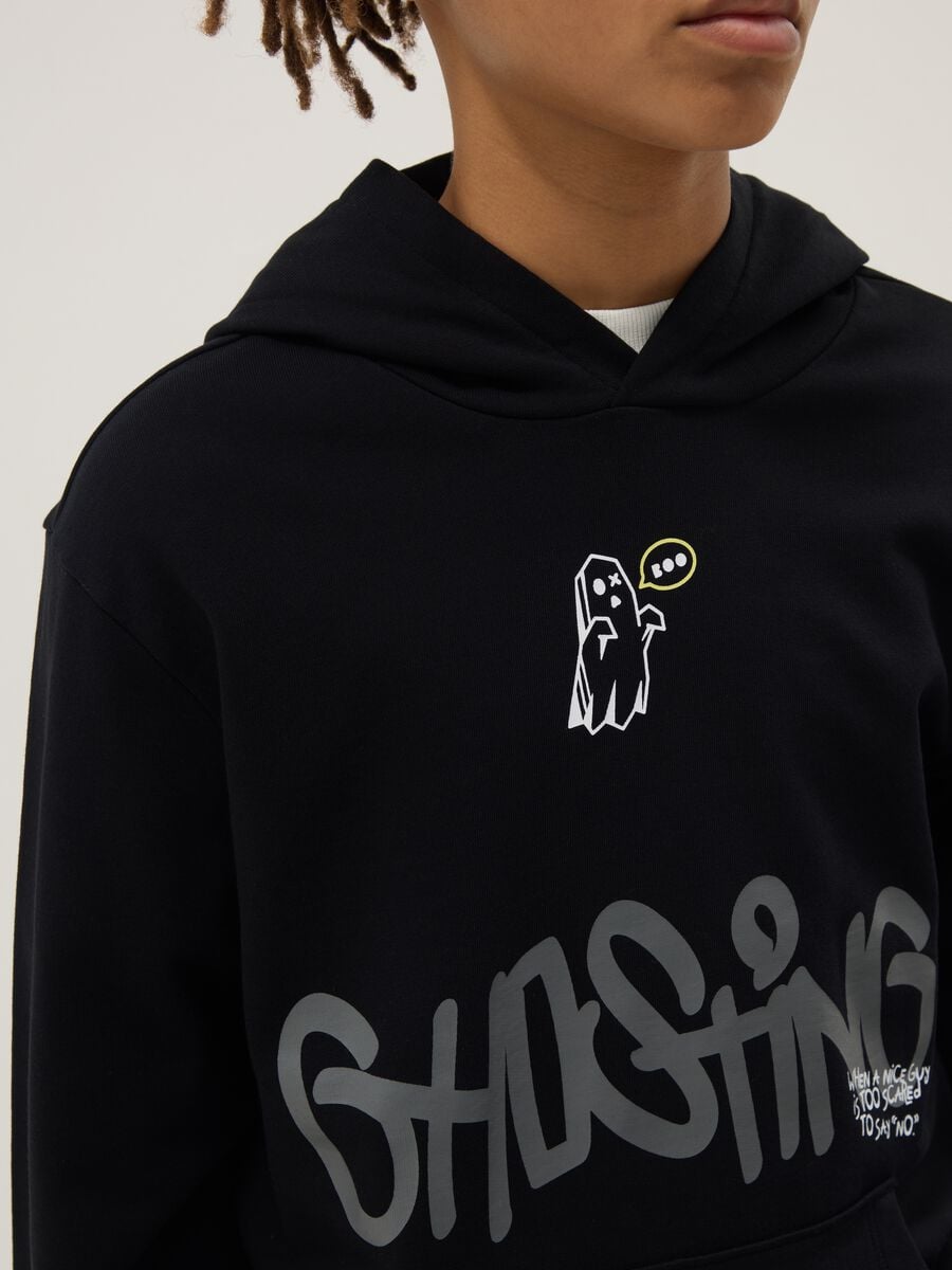 Felpa in puro cotone nero da ragazzo regular fit con cappuccio_2